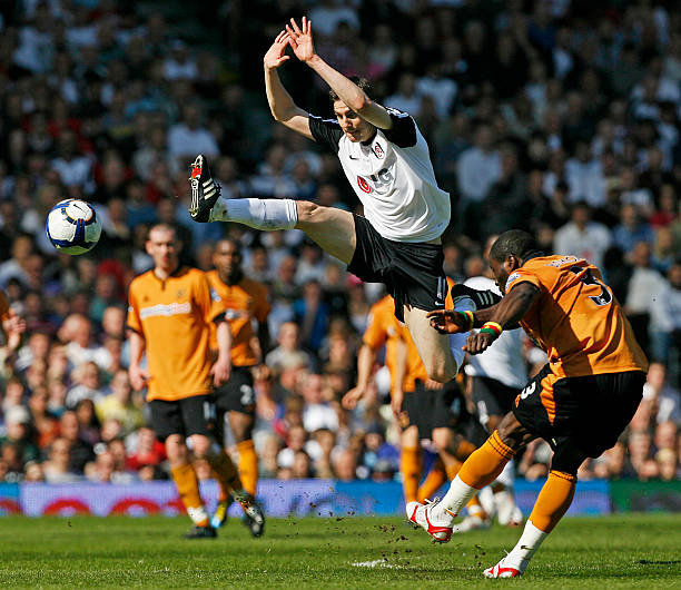 而西蒙斯的 而西蒙斯的